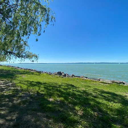 アパート The 9th Floor *