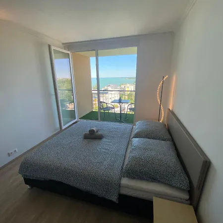 The 9th Floor